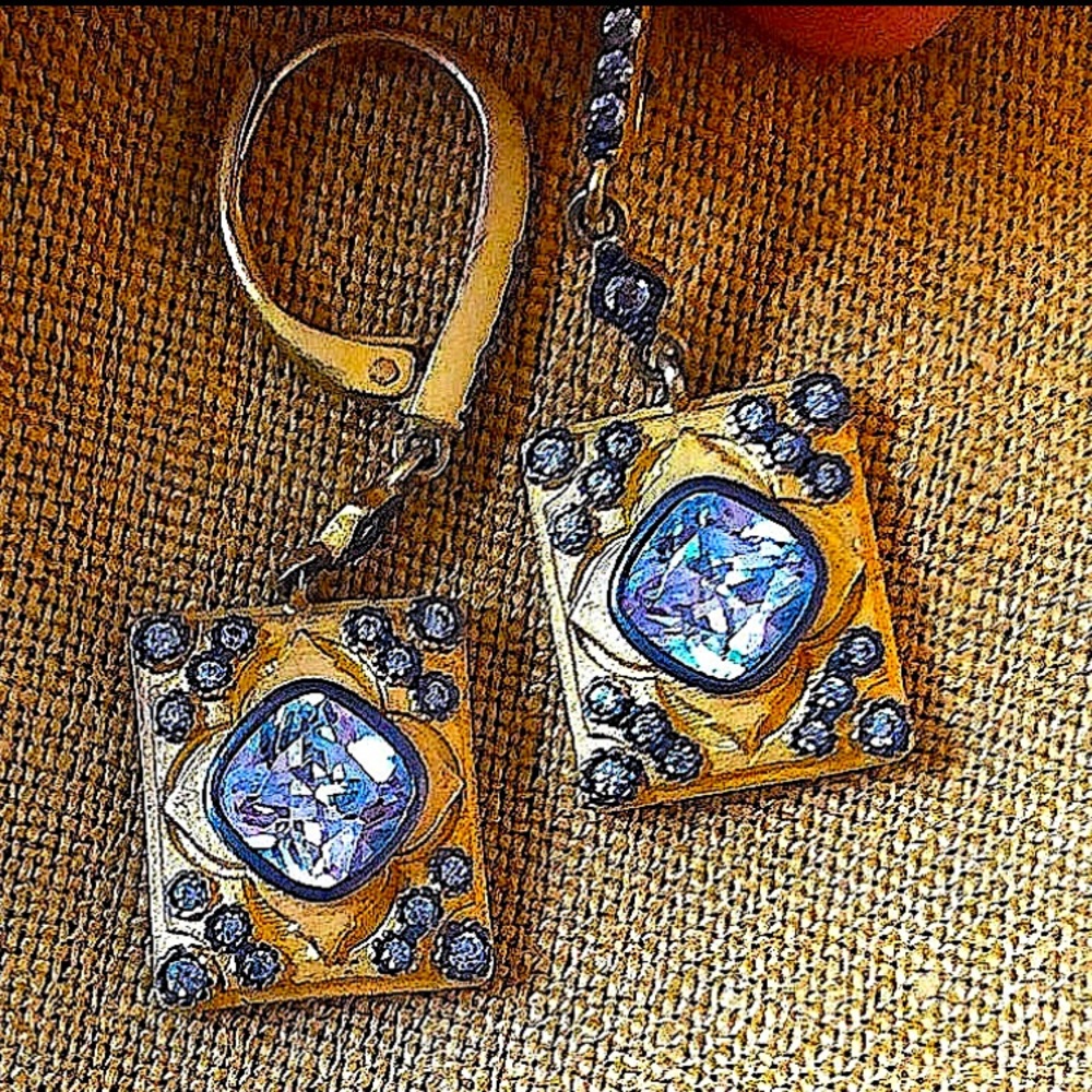 NWOT BeJé Swarovski Crystal Earrings